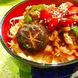 おしゃべりする暇を与えない～ピリ辛豚の生姜焼き丼